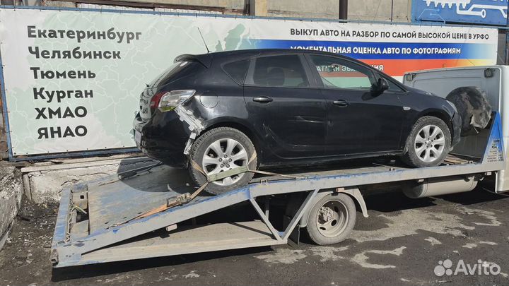 Стекло двери передней левой Opel Astra (J) 161141