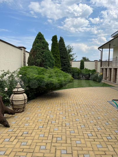 Дом 502 м² на участке 9 сот.