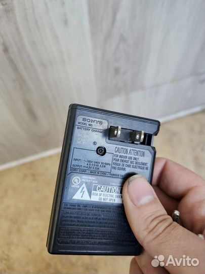 Зарядное устройство Sony BC-CSD. Беспл. дост