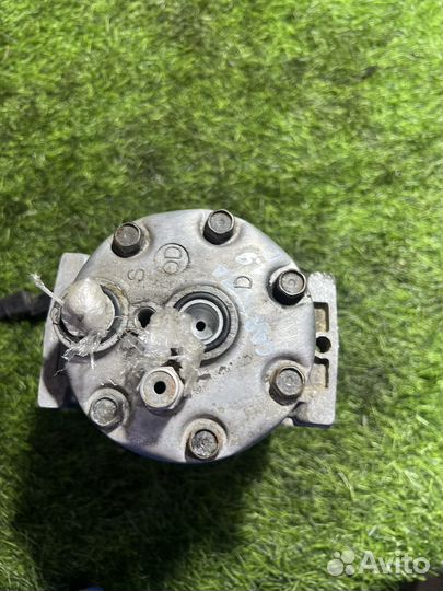 Компрессор кондиционера Mitsubishi Carisma 1.9D