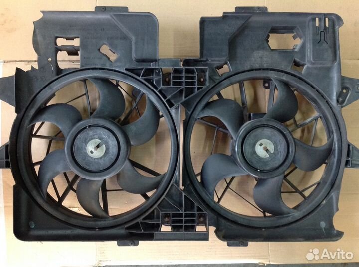 Диффузор с вентиляторами для Мазда трибьют