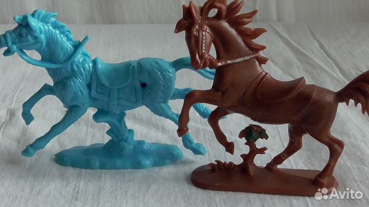 Лошади пластмасса