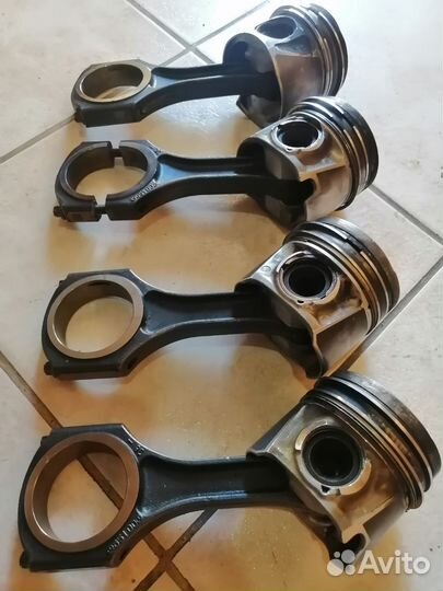 Поршень с шатуном OM651 Мерседес