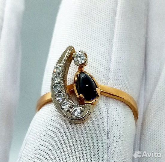 Кольцо с синтетическим камнем Золото