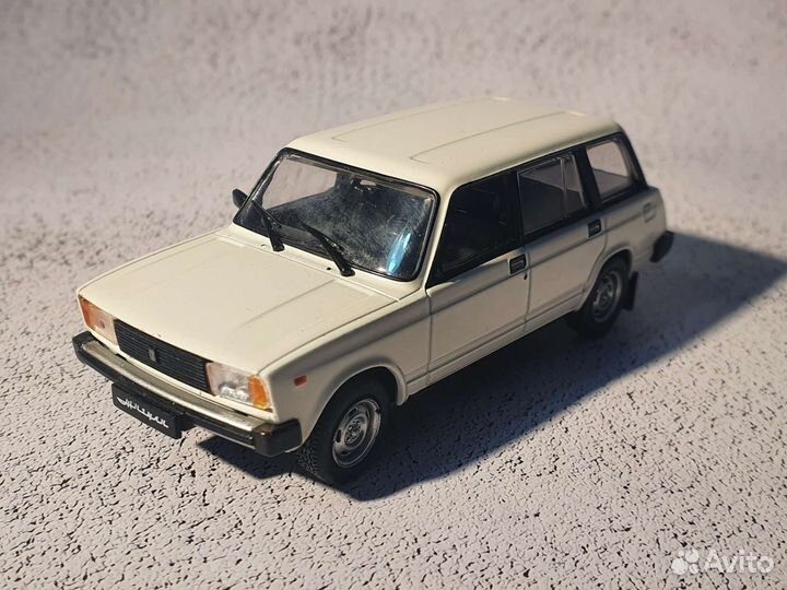 Модели автомобилей в масштабе 1:43