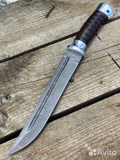 Рабочий нож пластун из дамасской стали в 850 слоев