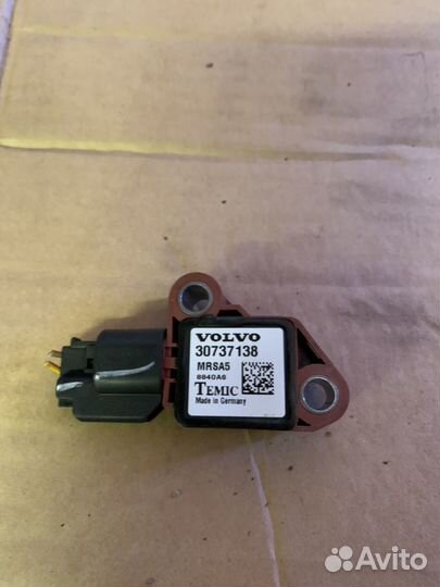 Датчик удара Вольво s40