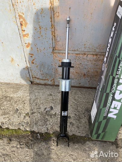 Стойки с опорами w211