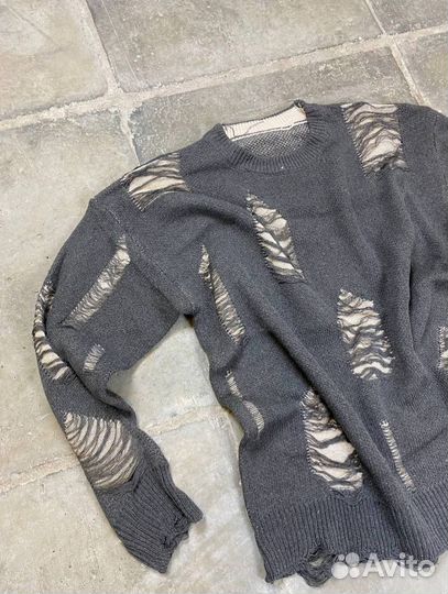 Свитер рваный balenciaga opium type