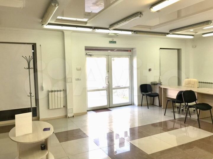 Помещение с отдельным входом 58.0 кв.м