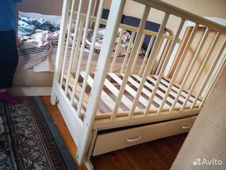 Кроватка маятник детская