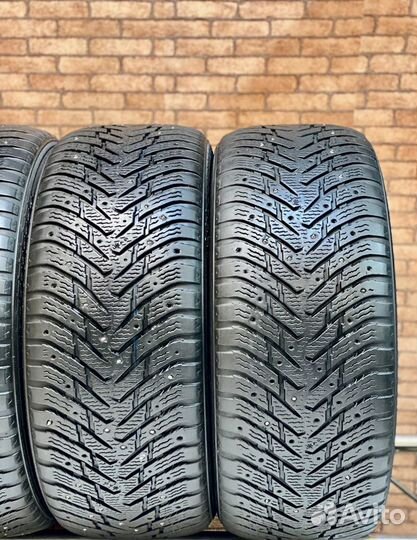 Nokian Tyres Hakkapeliitta 8 SUV 255/50 R19
