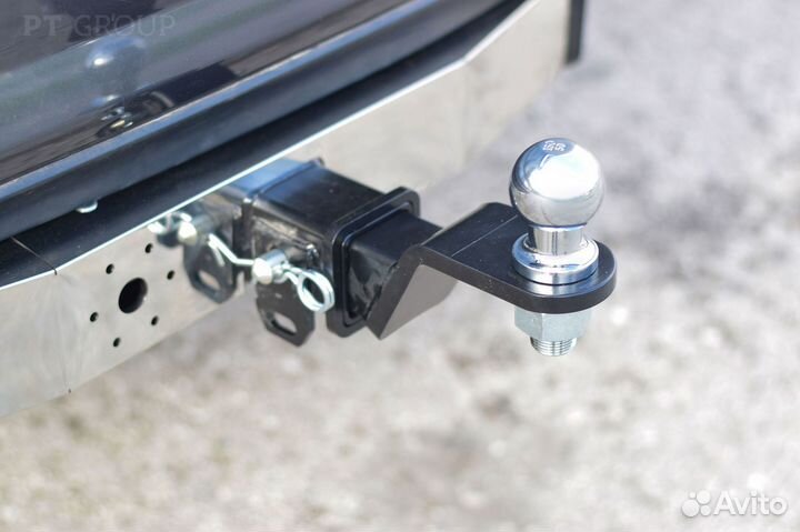 Фаркоп под квадрат Toyota Fortuner