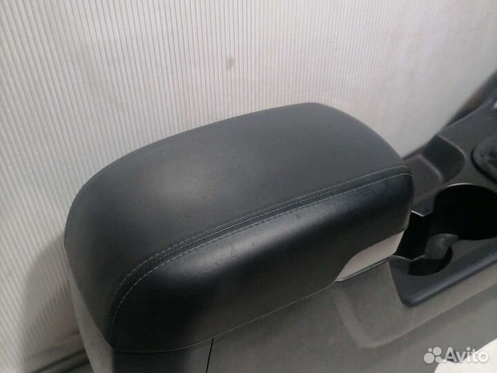 Подлокотник Hyundai ix35