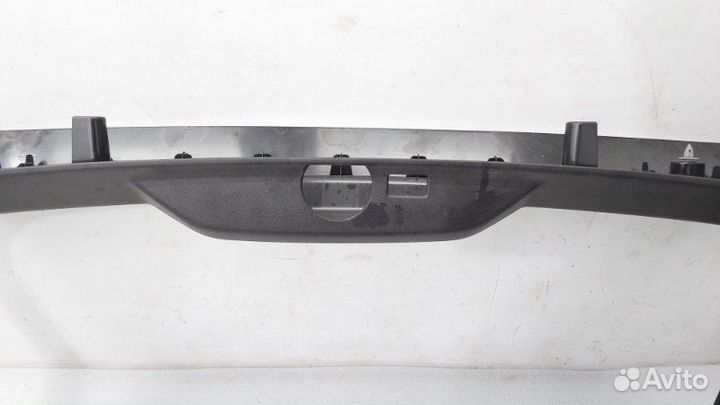 Б/У Б/У Обшивка двери багажника Верхняя. Состояние