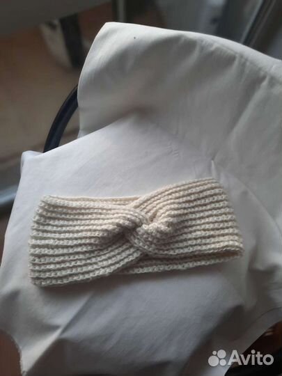 Повязка на голову вязаная