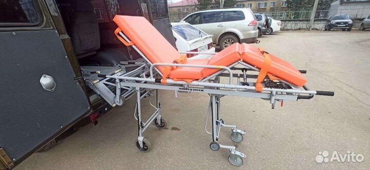 Перевозка лежачих больных маломобильных людей