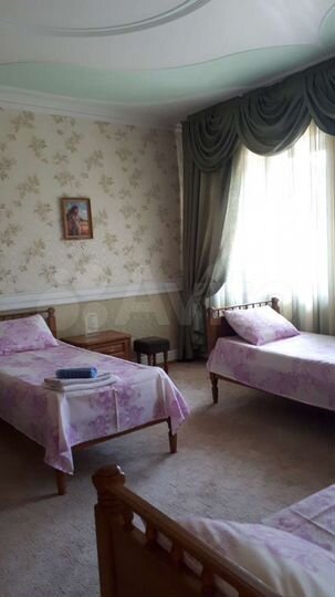 Комната 25 м² в > 9-к., 2/4 эт.