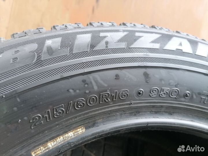 Bridgestone Blizzak VRX 215/60 R16