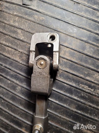 Рулевой карданчик Golf 3, Vento