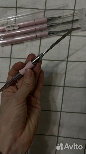 Кисть-шпатель E.Mi 2 в 1 для маникюра