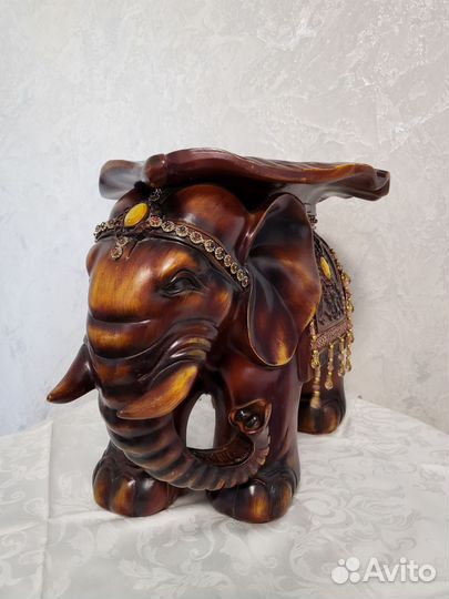 Подставка в виде слона / табурет