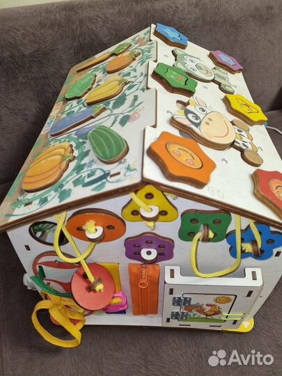 Домик развивающий / Бизиборд