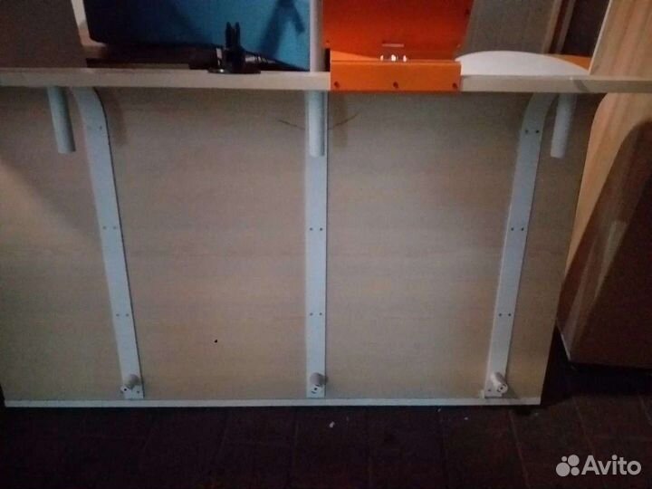 Стойка ресепшн