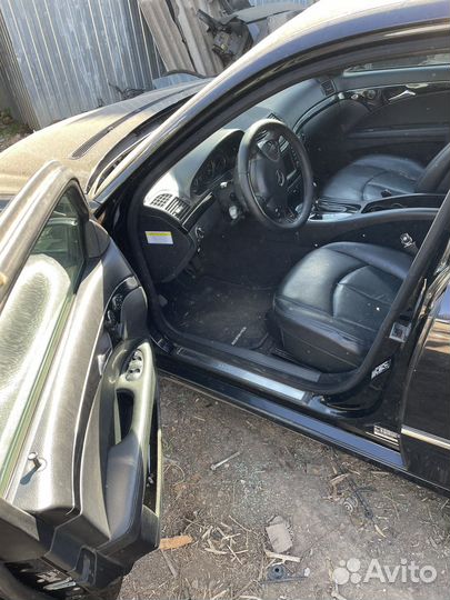 Запчасти салона Mercedes Benz w211