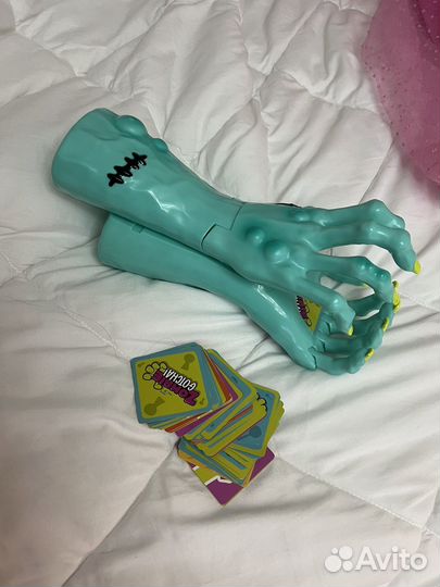 Зомби рука игра