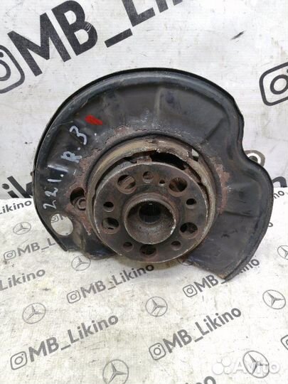 Кулак задний правый Mercdes W221 W216