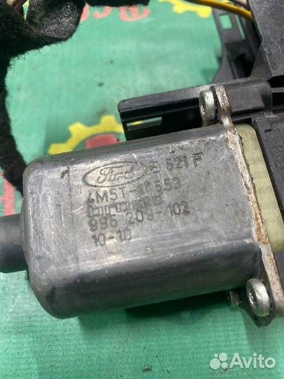 Моторчик стеклоподъемника передний правый Ford