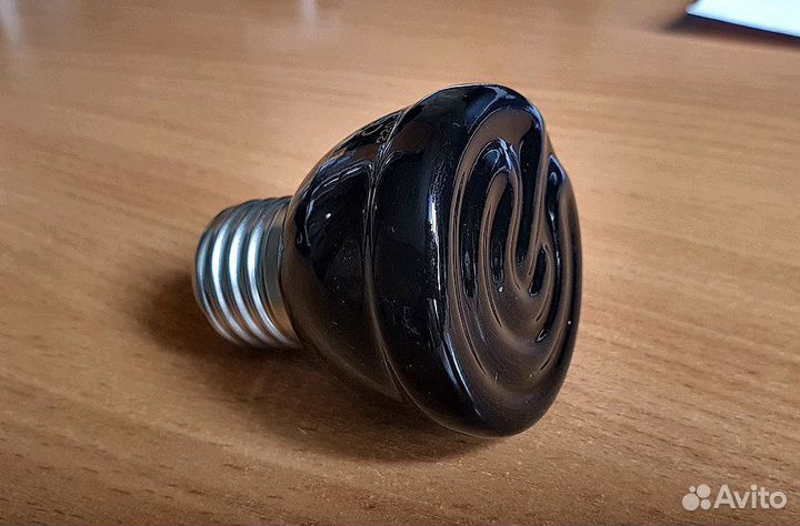 Лампа для обогрева инкубатора,брудера, террариума