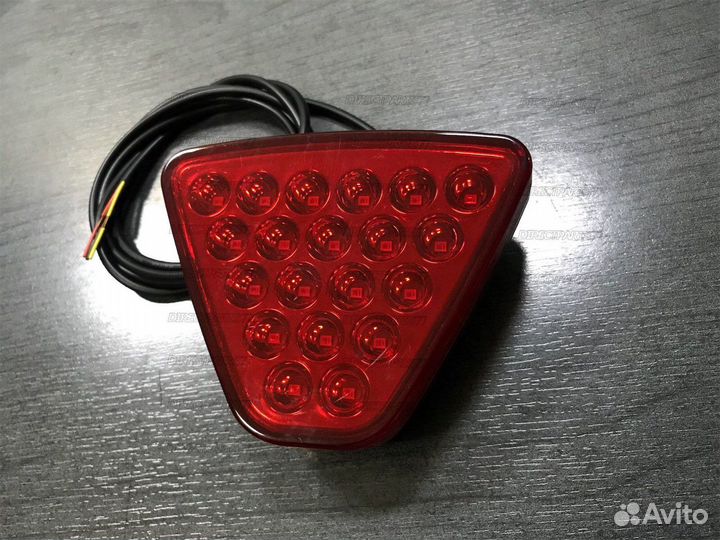 Стоп сигнал в диффузор LED красный треугольник