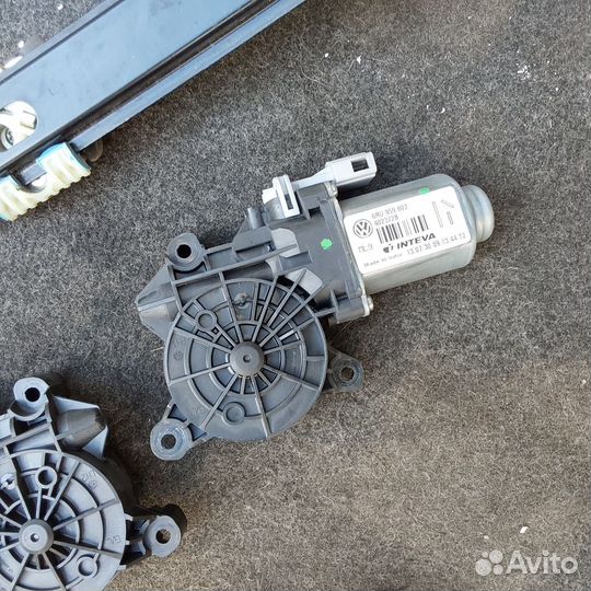 VW Polo 5 Sedan стеклоподьёмник передний моторчик