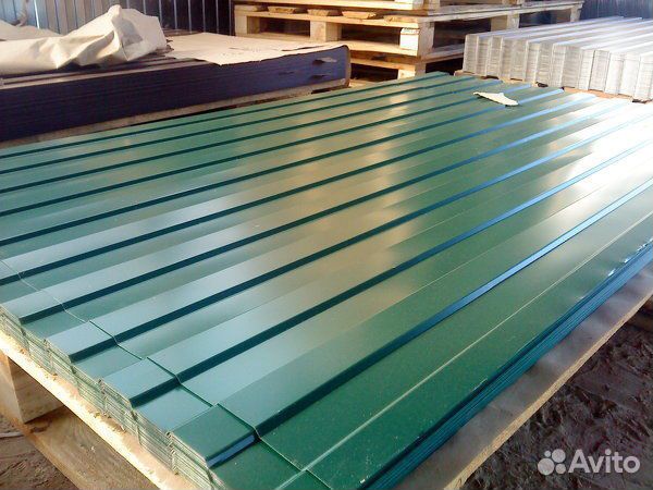 Профильное железо для забора и крыши