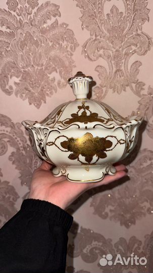 Конфетница на ножке