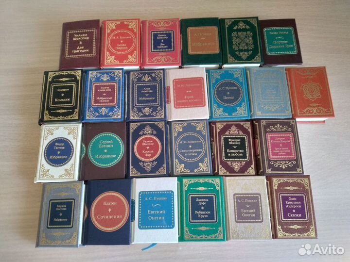 Книги в миниатюре