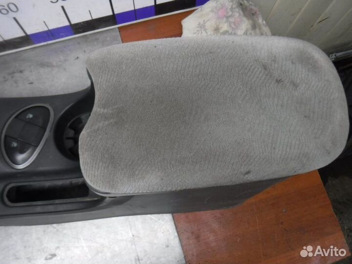 Консоль между сидений Hyundai Santa Fe classic