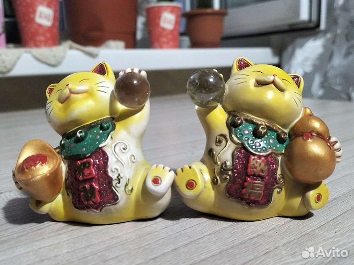 Статуэтки сувениры