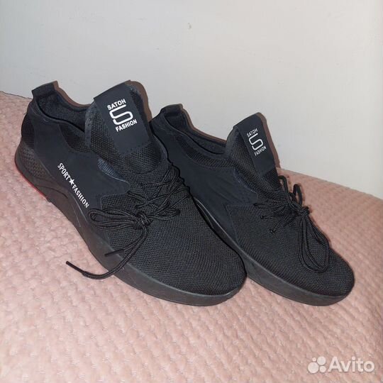 Кроссовки легкие черные 43 размер