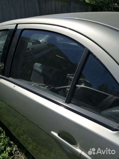 Стекло mitsubishi Lanser 10