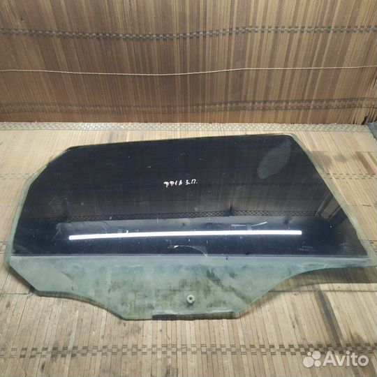 Стекло двери заднее правое Ford Focus 1 седан 2.0