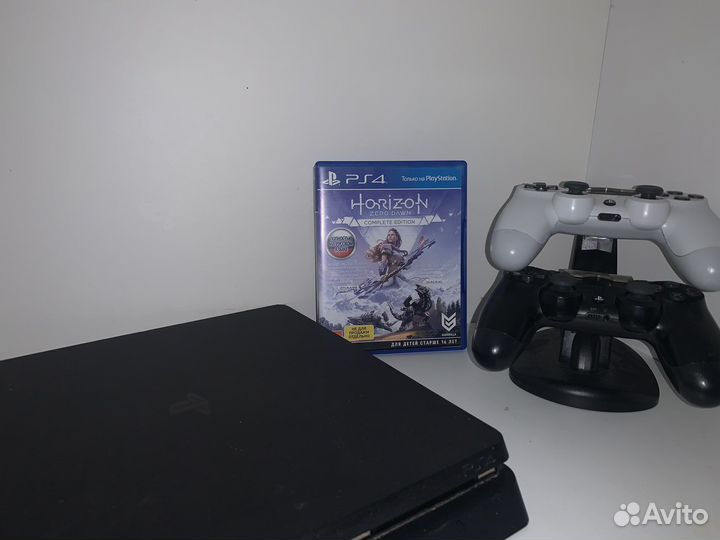 Sony PS4 slim 1tb + диск