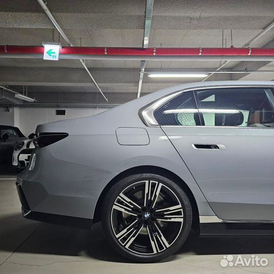 BMW 7 серия 3.0 AT, 2024, 900 км