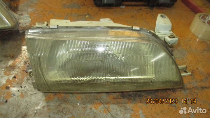 Фара правая Toyota Corolla E100