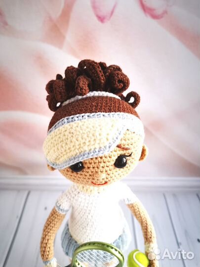 Вязаная кукла,теннисистка