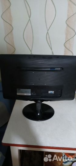 Монитор Samsung
