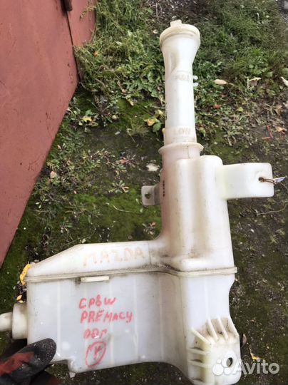 Бачок омывателя Mazda Premacy 2000 г