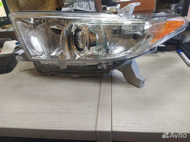 Фара Левая Toyota Highlander